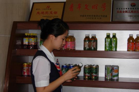 东航西北地面部要客处严把奥运食品安全关口