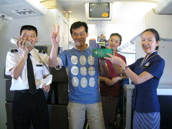 南航新疆客舱部:安全生产月开展客舱活动