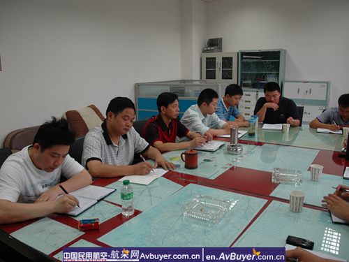 遂宁航站研讨飞行训练中突遇强烈余震处置指挥