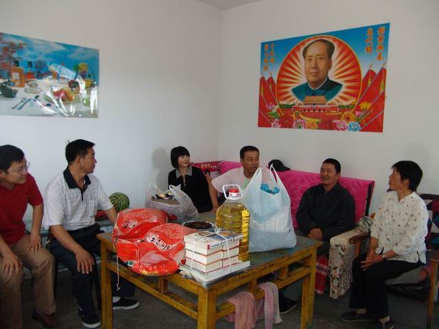 新疆空管局总站开展迎“七·一”扶贫活动