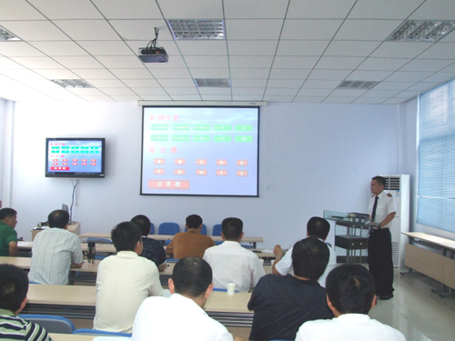 南航河南分公司飞行部机长队伍再添新军