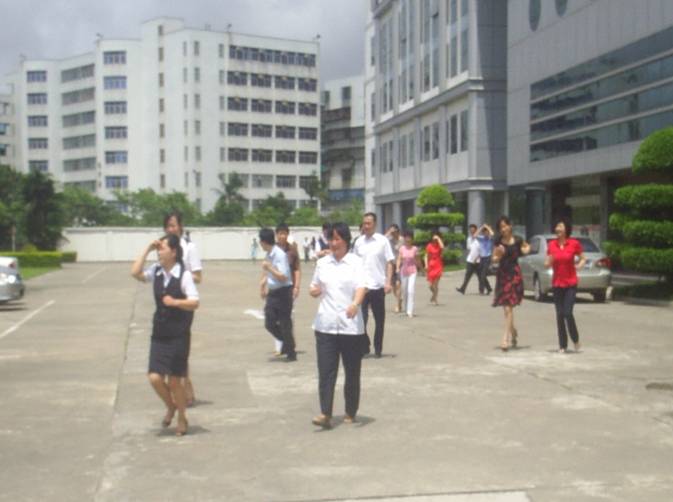 汕头航空有限公司举行突发事件应急疏散演练