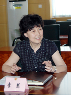 国航成都维修基地党委组织中心组专题学习