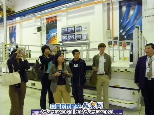 两刊一网记者参观罗尔斯·罗伊斯公司达比工厂