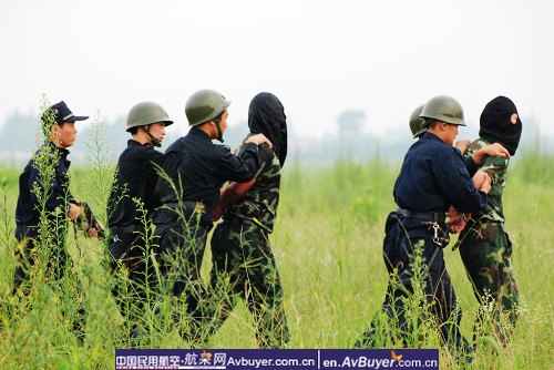 民航飞院新津分院组织反恐应急处置演练