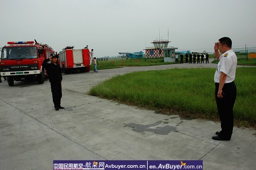 民航飞院新津分院组织反恐应急处置演练