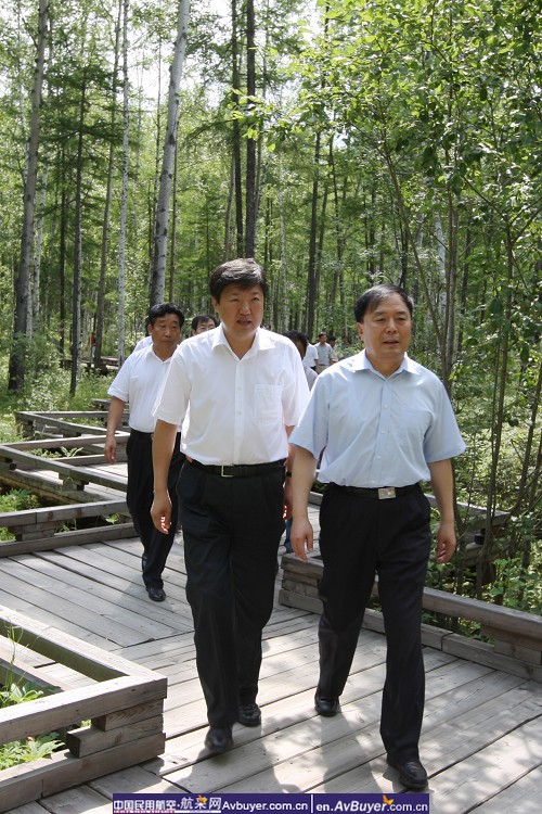 民航局局长李家祥赴黑龙江省漠河机场调研