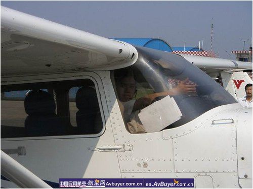 民航飞行学院广汉分院：高温酷暑训练忙