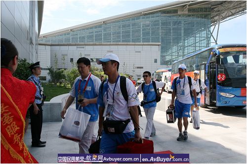 奥运圣火包机8月2日从天津机场起飞前往南充