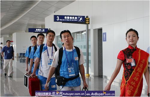 奥运圣火包机8月2日从天津机场起飞前往南充