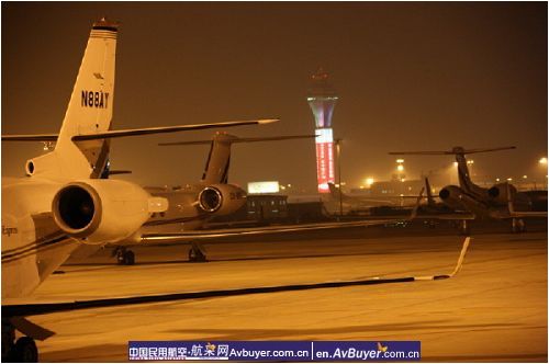 第一国门政要云集 首都机场保障专机进出港