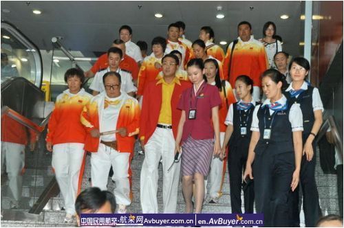 南航北方分公司迎接辽宁籍奥运冠军回乡