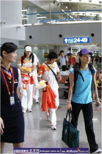 东航塑金牌服务，为奥运冠军喝彩