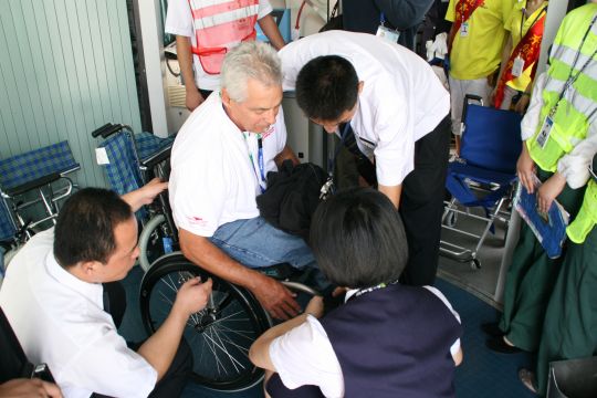 东航山东顺利完成抵青涉残奥航班保障任务