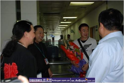 汕头航空顺利保障08奥运冠军马琳、林跃返京