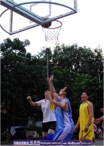 朗朗笑声传递员工之间的情谊 营造健康的生活