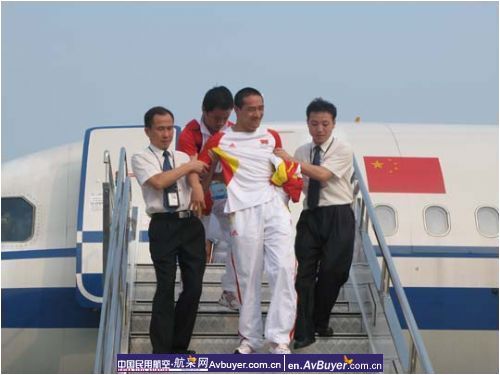 残奥会运动员载誉归来 国航重庆悉心保障