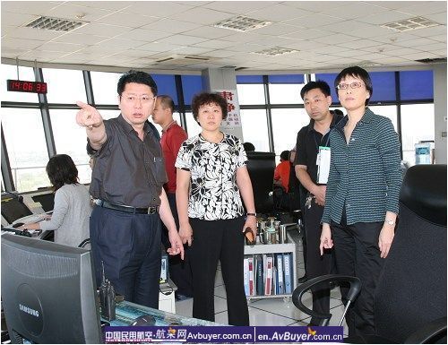 民航局空管局副局长吕小平视察民航大连空管站