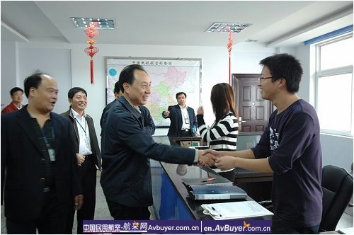 民航飞院郑孝雍校长一行赴洛阳分院调研