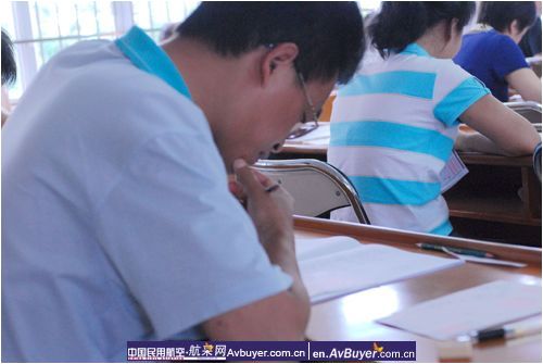 海南空管技保人员参加航空电信执照考核