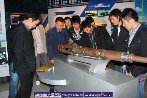 南航北方分公司飞行学员参观沈飞航空博览园