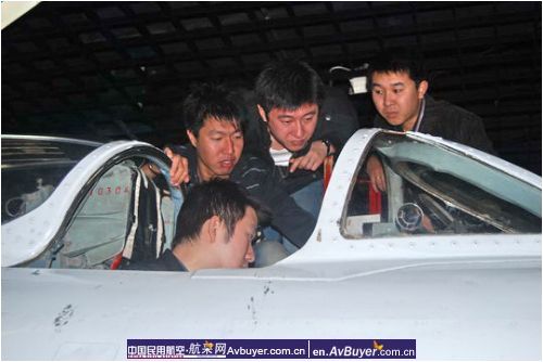 南航北方分公司飞行学员参观沈飞航空博览园