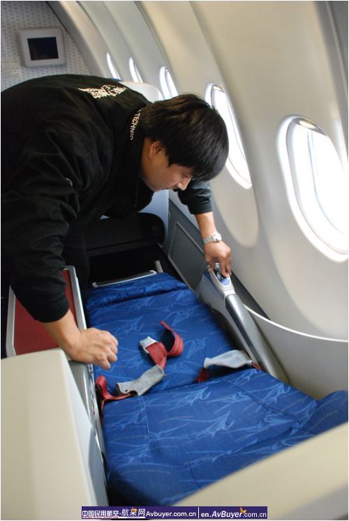 东航山西飞机维修部开展客舱安全整顿活动