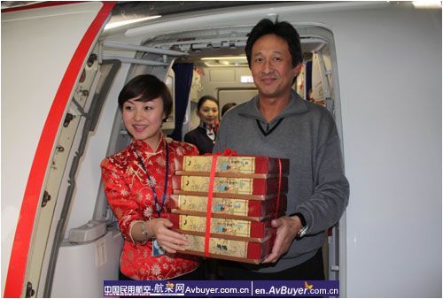 大陆首班“截弯取直”常态包机今日中午回沪