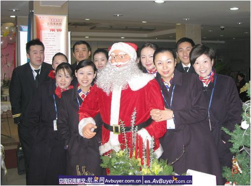 东航上海客舱部用特殊的方式欢度圣诞节