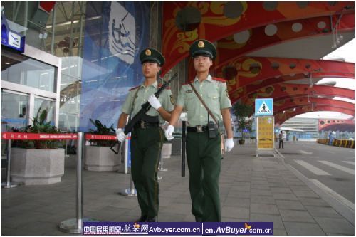 青岛流亭国际机场笑望蓝天三十年