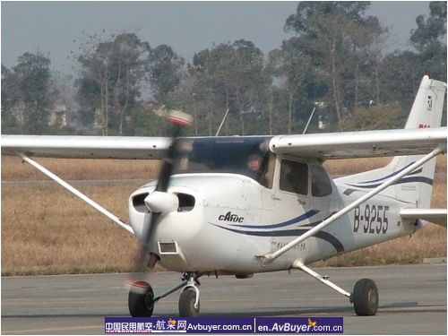 飞院广汉分院塞斯纳172RB-9255首次2年检