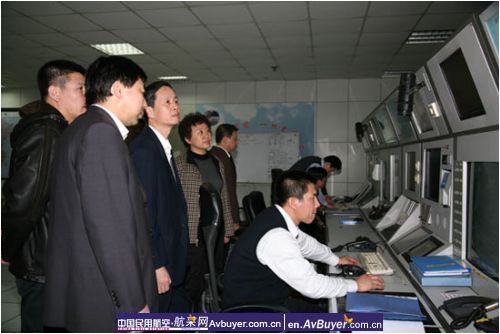 陈松林局长莅临大连空管站考察指导工作