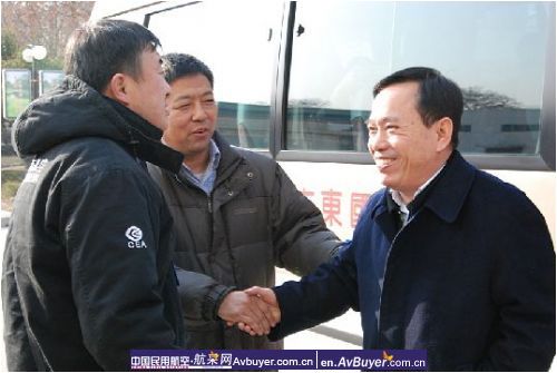 东航西安维修基地站好2008年安全生产末班岗