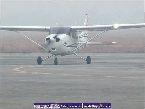 飞院广汉分院机务部顺利实现2008航空安全年