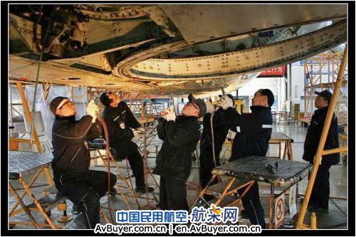 春节坚守岗位的国航成都机务人