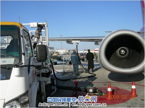 中航油黑龙江保障大冬会航班供油工作推向高潮