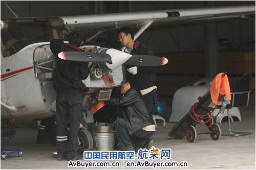 深航鲲鹏飞行学校首批飞行学员取得“私照”