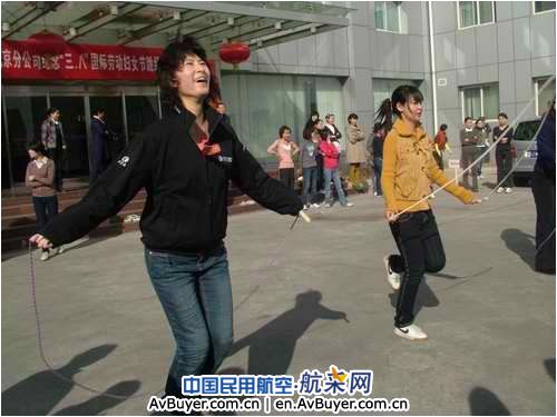 东航北京分公司“半边天”借过节鼓干劲