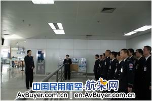 新疆机场集团安检总站组织处置突发事件演练