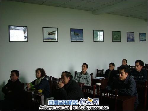 飞院广汉机务举办SEMINOLE磁罗盘改装技术培训