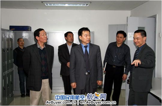 民航局陈锡兵总飞行师来安技中心调研