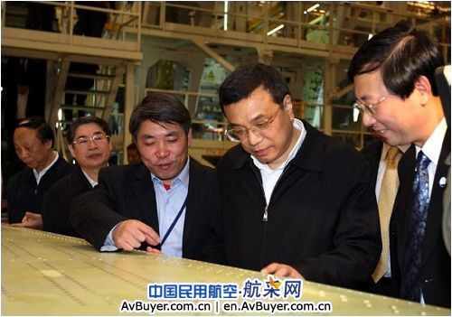 国务院副总理李克强一行视察西飞集团