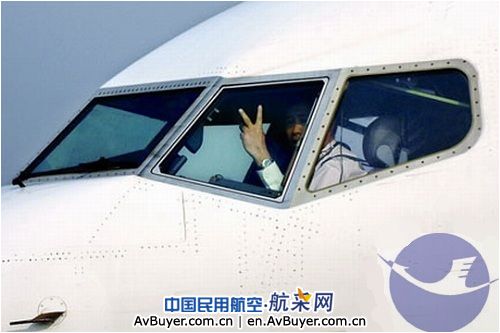 厦航就飞行员自杀事件回应：尊重死者 还其安宁