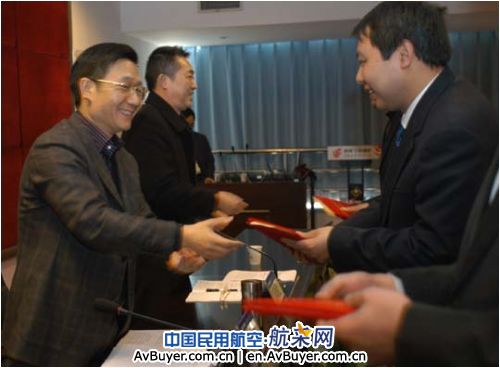 国航重庆分公司2009年服务工作一切从旅客出发