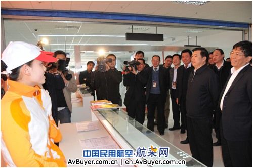 安徽省长视察合肥机场改扩建进展及中博会筹备