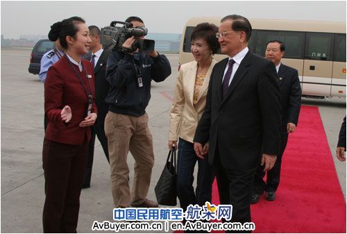 国航西南分公司优质服务保障连战一行飞赴贵阳