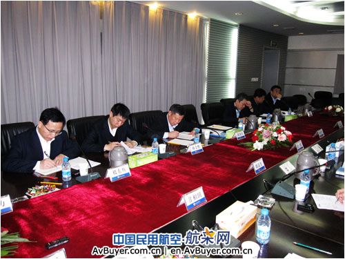 陈国兴率队在湖北机场集团进行学习实践调研