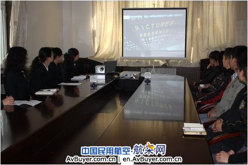 南航新疆货运深入推进“青年英语沙龙”活动