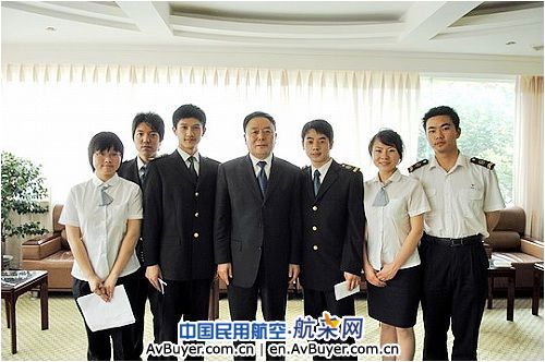 李家祥局长在民航飞行学院举办专题报告会
