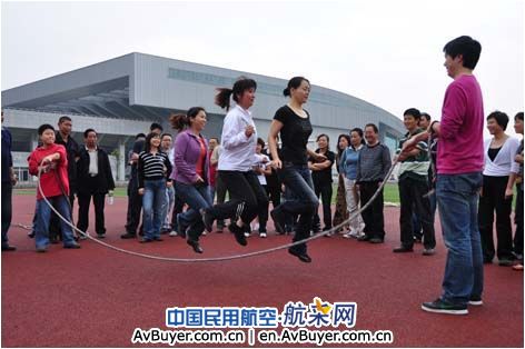 国航成都基地过站车间举行首届春季趣味运动会